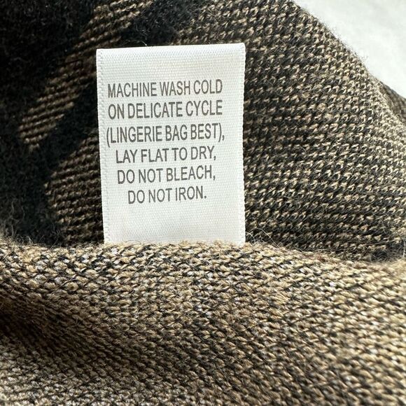 Coco + Carmen Women's Open Front Wrap Poncho Brown Tan Plaid Comfy Oversized - Picture 6 of 7